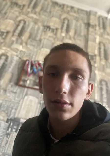 Я Денис, 20, знакомлюсь для постоянных отношений в Уссурийске