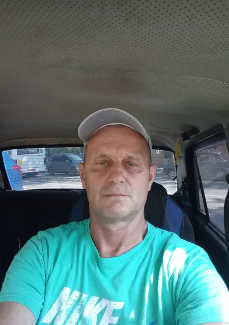 Я Владимир, 61, из Клинцов, ищу знакомство для приятного времяпровождения