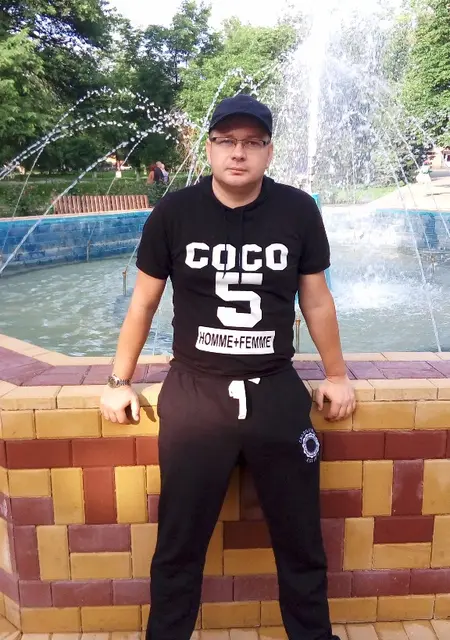 Роман из Батайска, мне 43, познакомлюсь на одну ночь