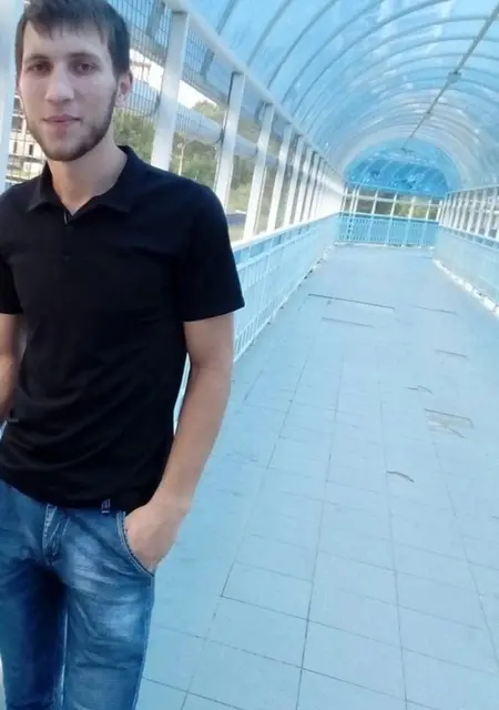 Я Руслан, 29, из Таганрога, ищу знакомства без обязательств