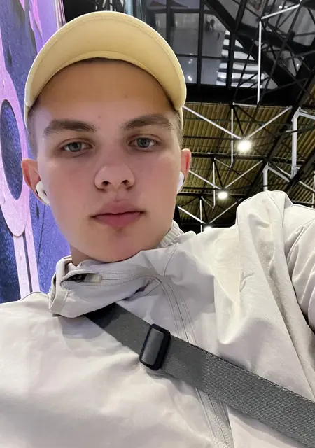 Данил из Воронежа, мне 23, познакомлюсь на одну ночь