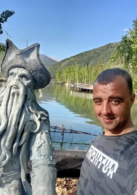 Я Сергей, 33, из Республиканского, ищу знакомства без обязательств