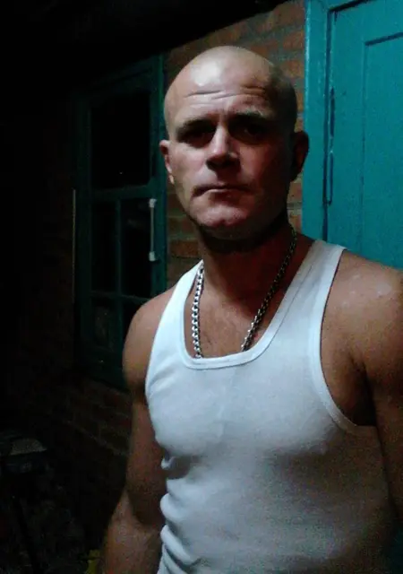 Леон из Кропоткина, ищу на сайте знакомства на одну ночь