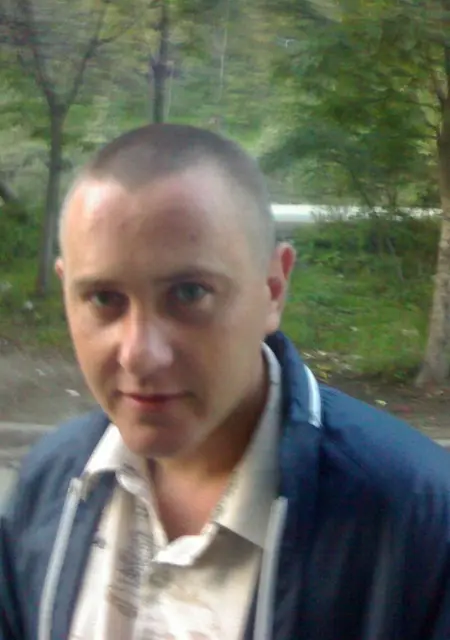 Я Вася, 52, из Артема, ищу знакомство для постоянных отношений