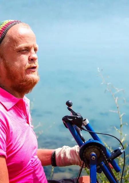 Артур из Сак, мне 53, познакомлюсь для постоянных отношений