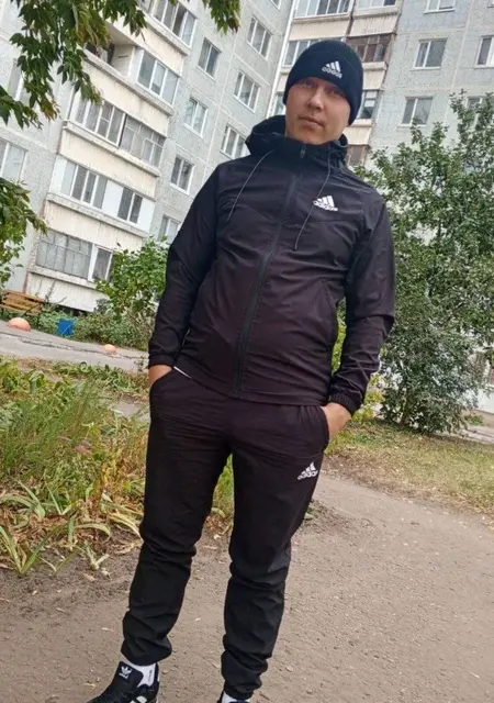 Я Саша, 32, знакомлюсь для постоянных отношений в Санкт-Петербурге