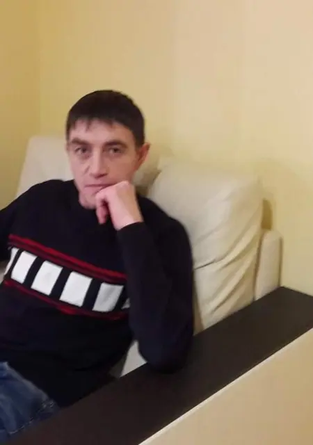 Я Артём, 44, из Иркутска, ищу знакомства без обязательств