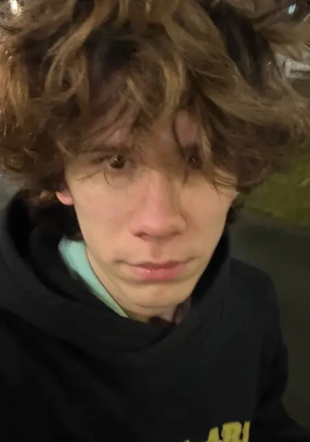 Влад из Ижевска, ищу на сайте знакомства на одну ночь