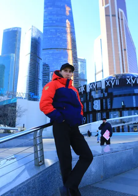 Я Станилав, 18, знакомлюсь на одну ночь в Тюмени