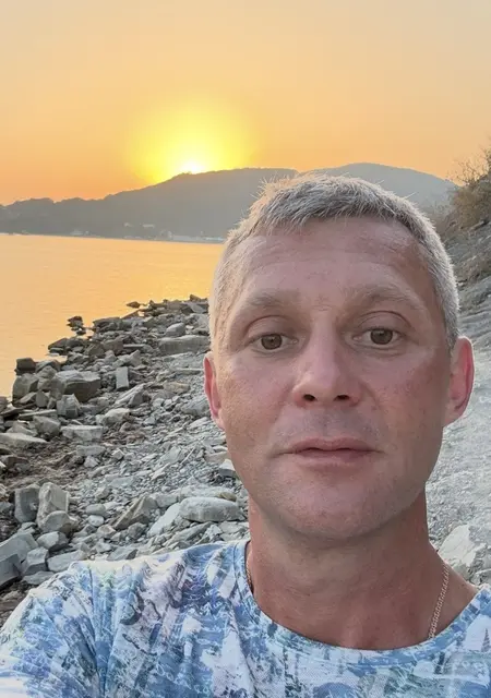 Я Александр, 44, из Смоленска, ищу знакомство для открытые отношения