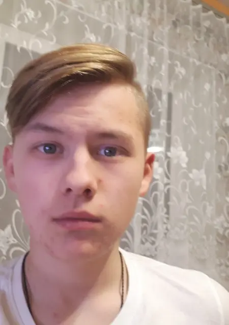 Я Захар, 24, знакомлюсь без обязательств в Каменске-Уральском