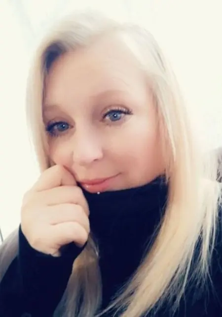 Carol from London, 33 years old, ready to meet