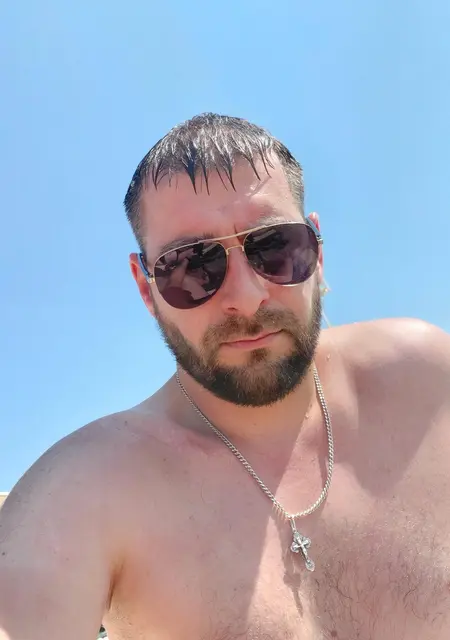 Я Петро, 38, из Зеленограда, ищу знакомства на одну ночь