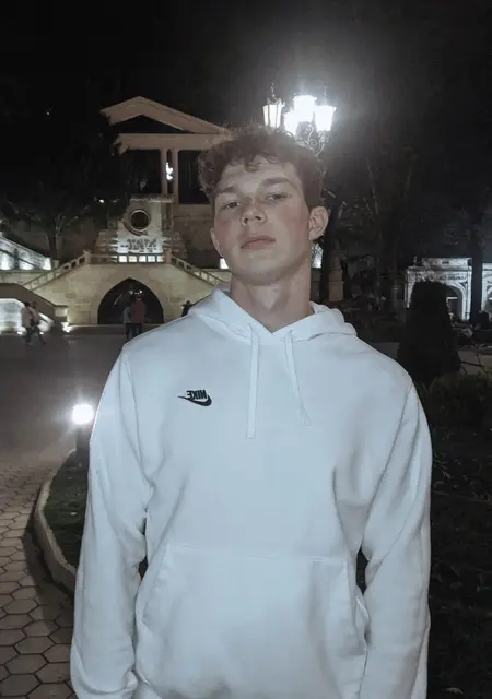 Александра из Ижевска, ищу на сайте знакомства на одну ночь