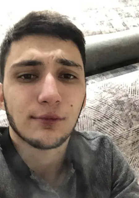 Я Артём, 23, из Кизляра, ищу знакомство для общения