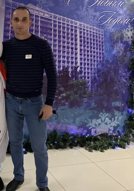 Я Артур, 36 років з Мелітополя, шукаю знайомства на одну ніч