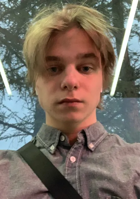 Артём из Саратова, мне 19, познакомлюсь на одну ночь