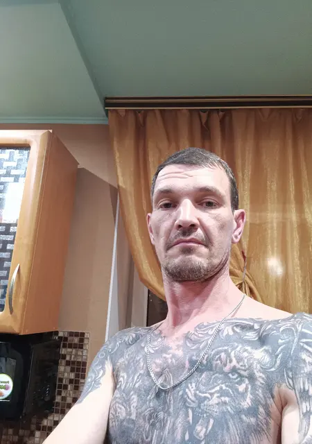 Я Максим, 45, из Хабаровска, ищу знакомства без обязательств