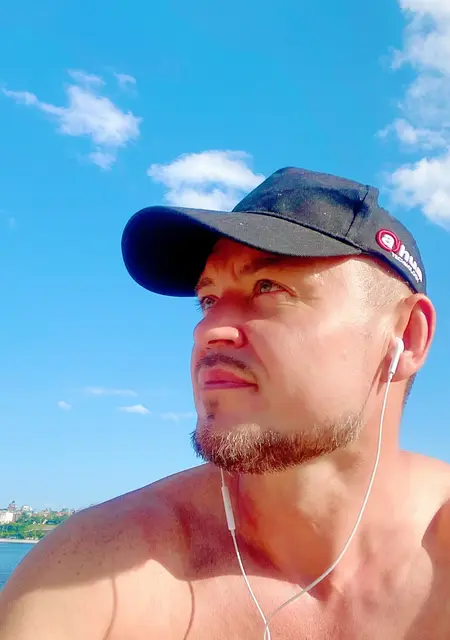 Макс из Перми, мне 42, познакомлюсь на одну ночь