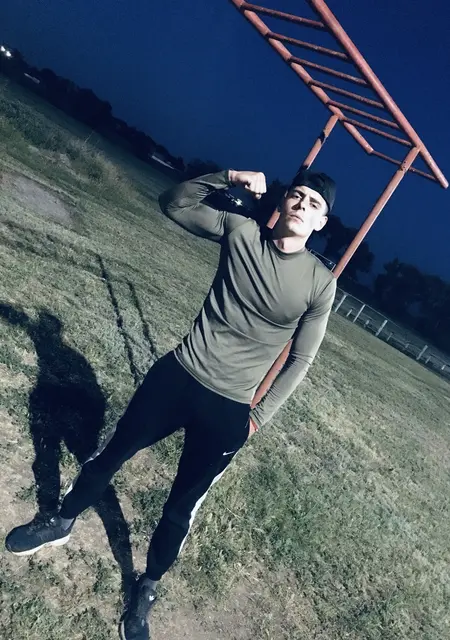 Никита из Новочеркасска, мне 26, познакомлюсь на одну ночь