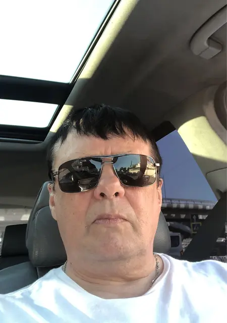 Егор из Сочи, ищу на сайте знакомства на одну ночь
