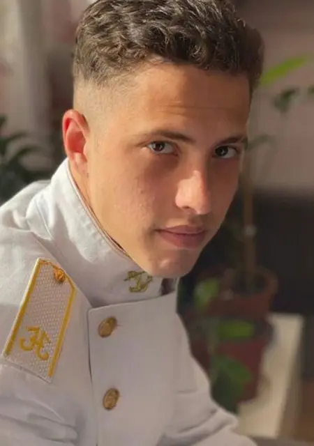 Я Гордей, 19, из Владимира, ищу знакомства на одну ночь