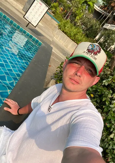 Я Георгий, 31, из Барнаула, ищу знакомство для вирта