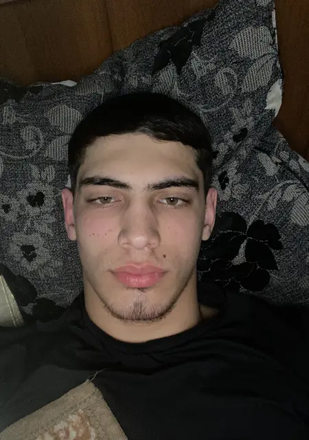 Я Эльдар, 23, из Махачкалы, ищу знакомства на одну ночь