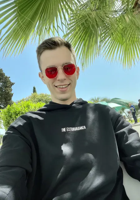 Федор из Сочи, мне 25, познакомлюсь без обязательств