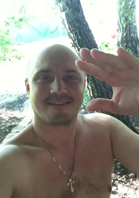 Виталий из Октябрьского, мне 37, познакомлюсь для общения