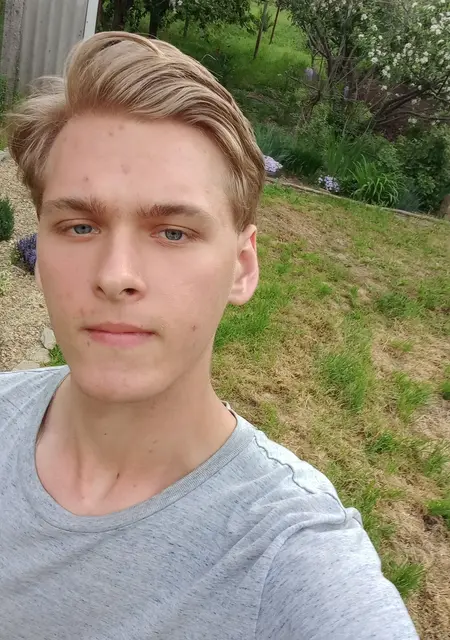 Я Траут, 25, из Воронежа, ищу знакомства без обязательств