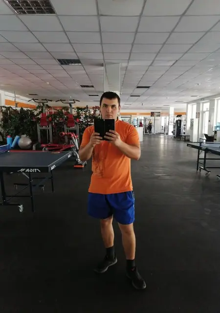 Артём из Тимашевска, мне 29, познакомлюсь на одну ночь