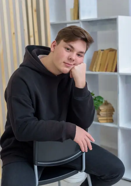 Антон из Мурманска, ищу на сайте знакомства на одну ночь