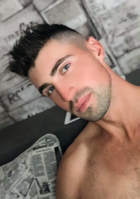 Я Артем, 31, знакомлюсь без обязательств в Великих Луках