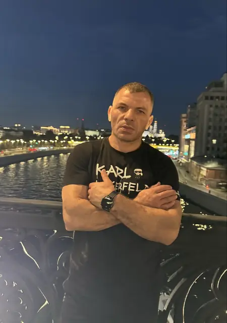 Валера из Анапы, ищу на сайте открытые отношения