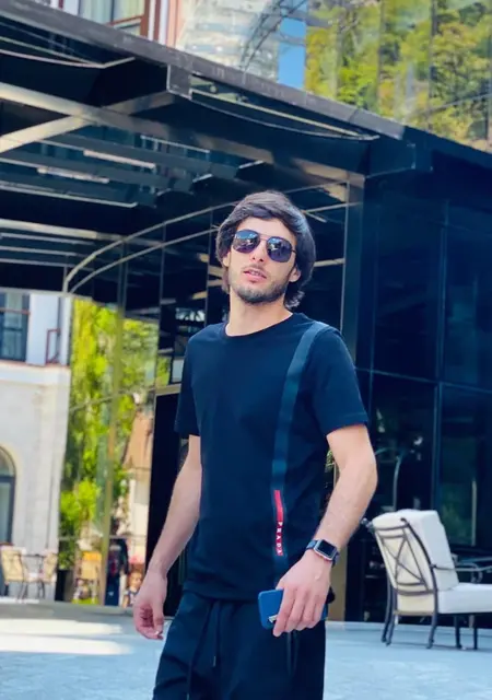 Артем из Феодосии, ищу на сайте общение