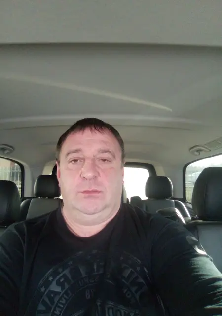 Я Виталий, 51, из Ярославля, ищу знакомства на одну ночь