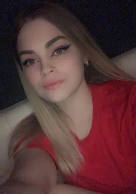 Я Алина, 25, из Воронежа, ищу знакомства без обязательств