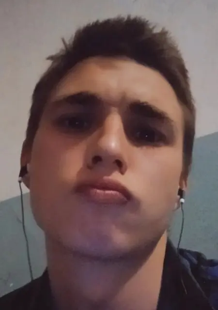 Я Александр, 23, из Зеленокумска, ищу знакомство для постоянных отношений