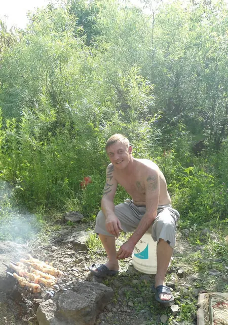 Сергей из Уссурийска, мне 44, познакомлюсь на одну ночь