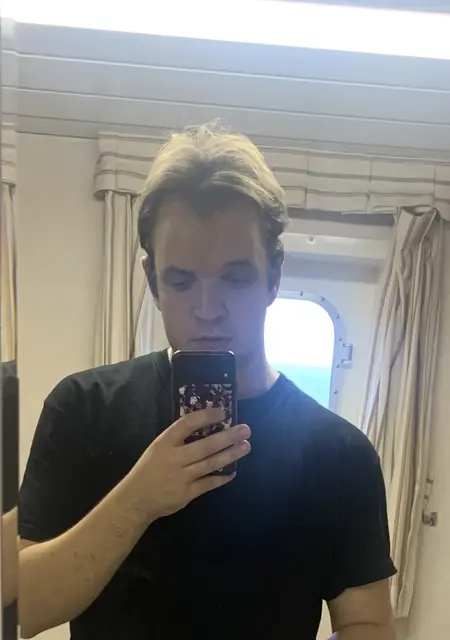 Я Антон, 25, знакомлюсь на одну ночь в Изобильном