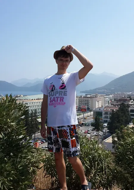 Я Виталий, 29, знакомлюсь без обязательств в Кривом Роге