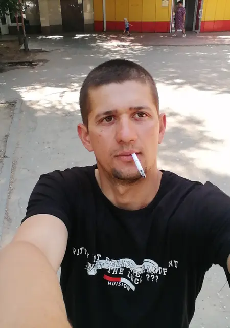 Анатолий из Астрахани, мне 31, познакомлюсь на одну ночь