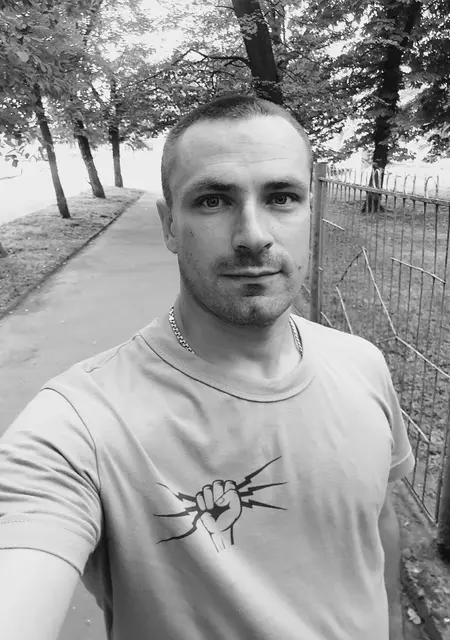 Я Роман, 38 років з Хмельницького, шукаю знайомства без зобов'язань