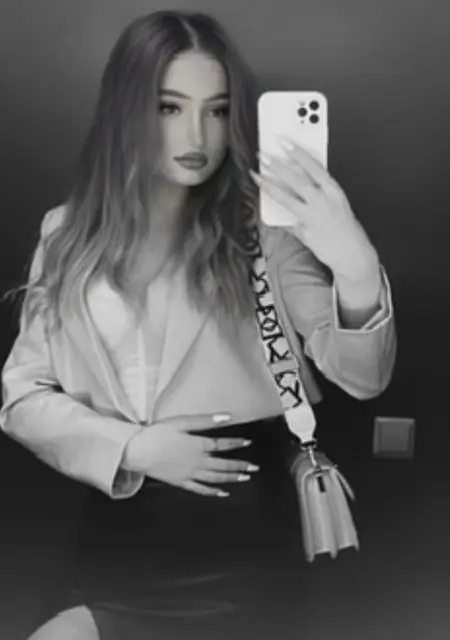 Я Vika, 18, из Кирова, ищу знакомства на одну ночь