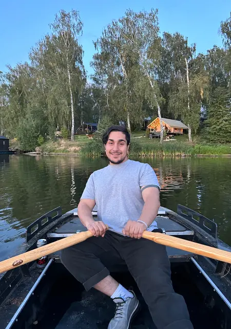 Рафаэль из Александрова, мне 25, познакомлюсь на одну ночь