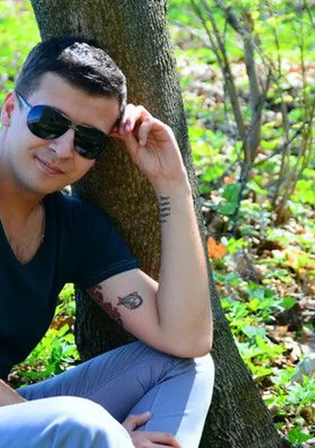 Я Артем, 37, знакомлюсь на одну ночь в Волхове