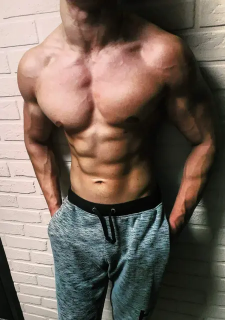 Олег из Кирова, ищу на сайте приятное времяпровождение