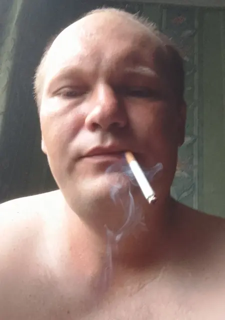 Я Дмитрий, 38, из Новомосковска, ищу знакомства без обязательств