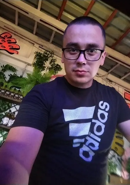 Я Даня, 29, из Иркутска, ищу знакомства на одну ночь